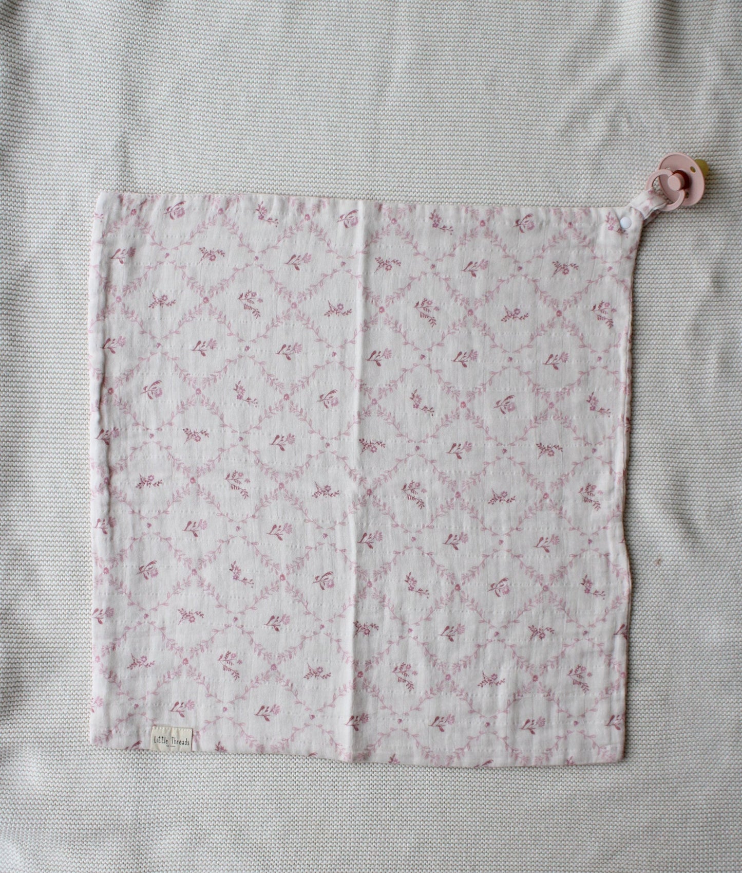 Mauve Lattice Lovey